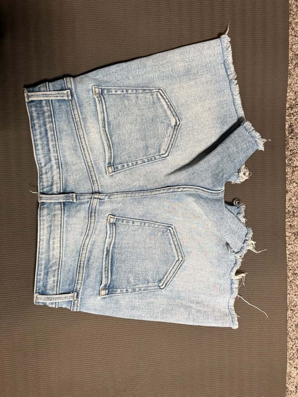 Flying Monkey Light Wash Distressed Raw Hem Denim Shorts Size 30 - Picture 2 of 4